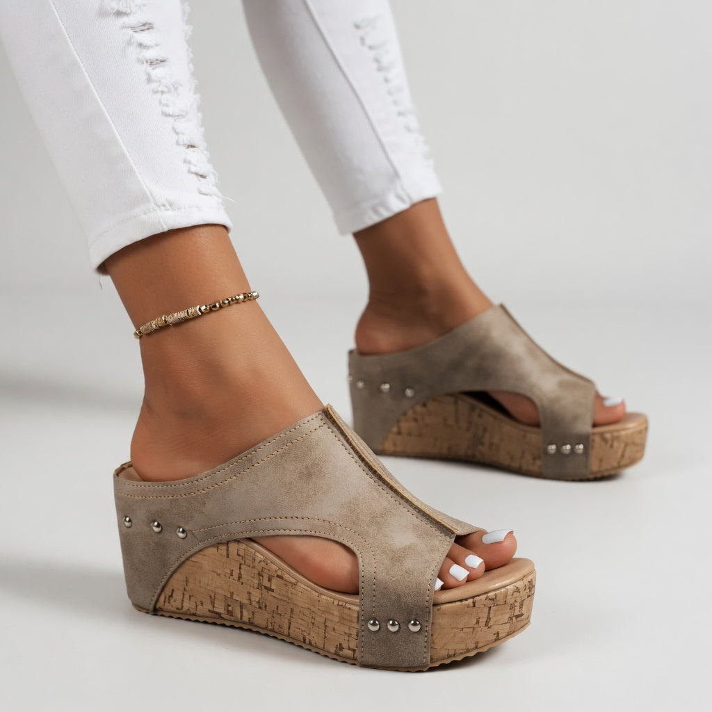 Guillemette™ — Mule de plataforma de corcho tachonada, aire bohemio