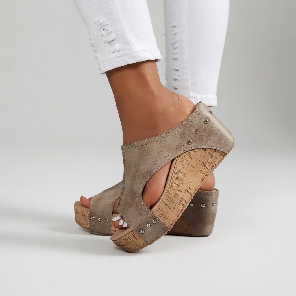 Guillemette™ — Mule de plataforma de corcho tachonada, aire bohemio