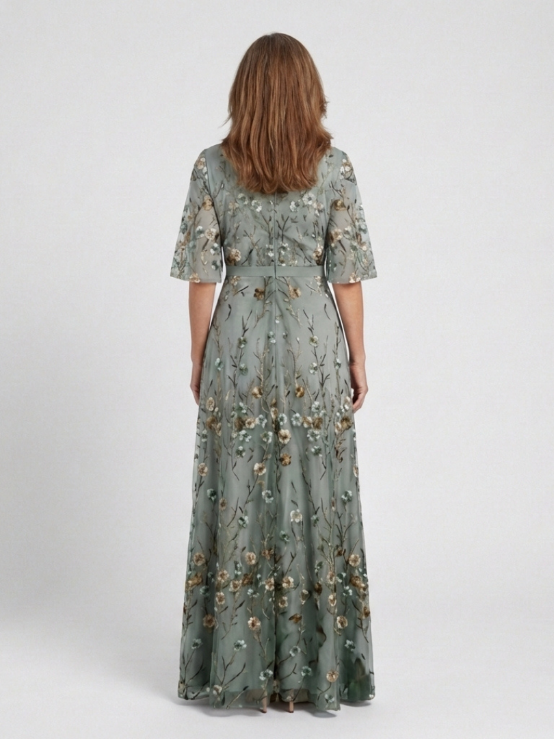 Evadne | Vestido maxi floral con escote en V de manga corta